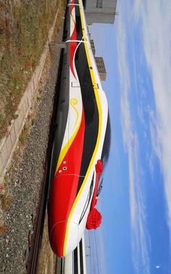 時(shí)速400公里可變軌距神車!唐車版跨國(guó)互聯(lián)互通高速動(dòng)車組下線